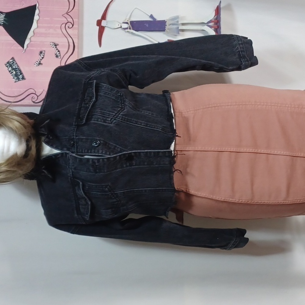 FOREVER 21 BLACK DENIM Cropped jacket SIZE MEDIUM